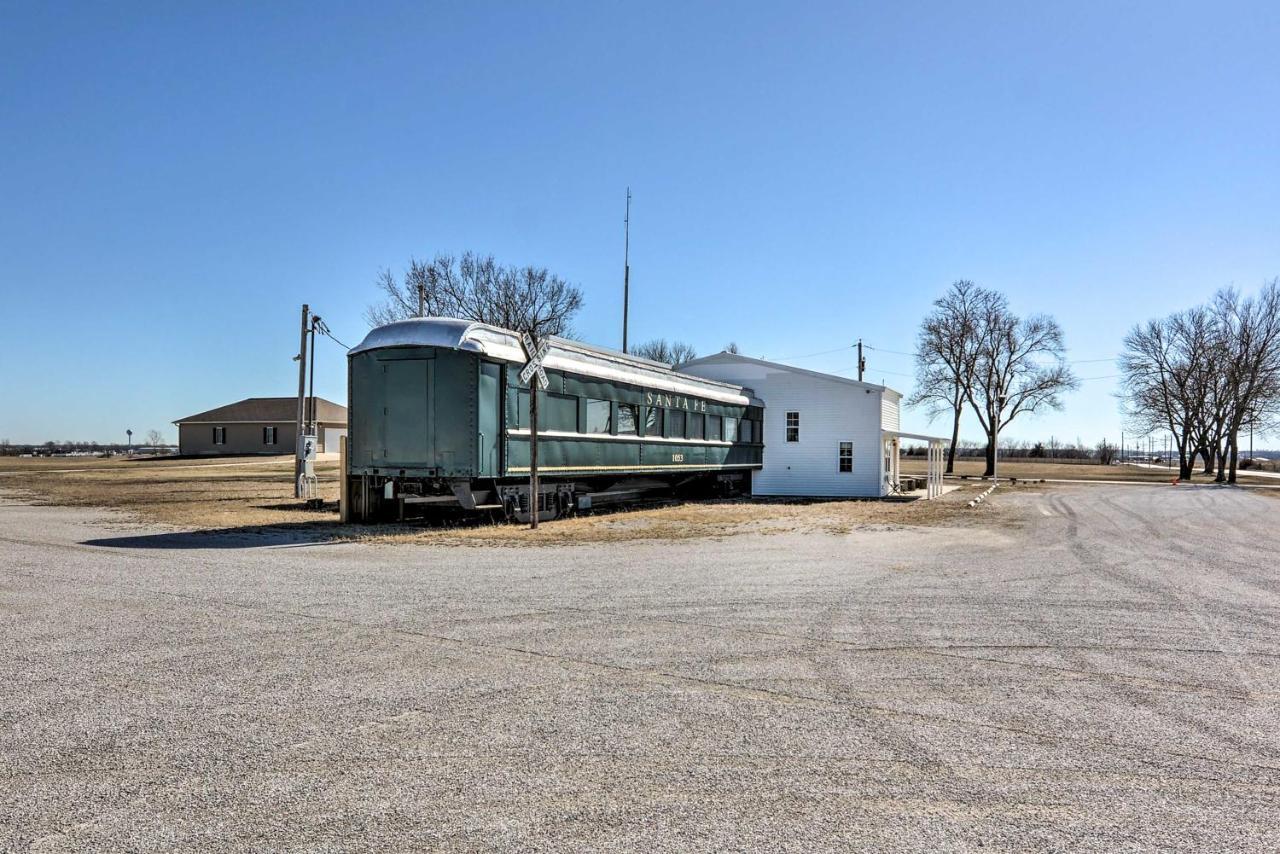 Unique Joplin Gem Converted Train Car Studio Buitenkant foto