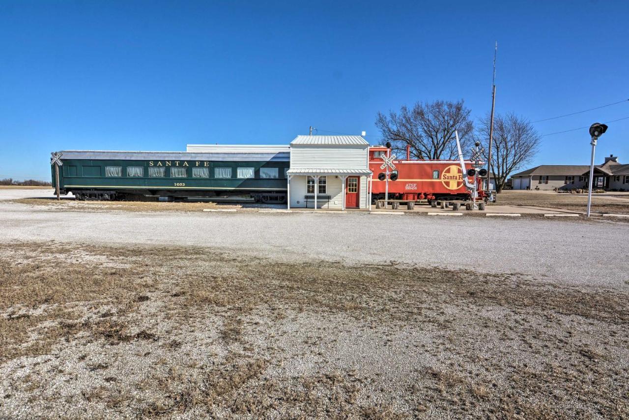 Unique Joplin Gem Converted Train Car Studio Buitenkant foto